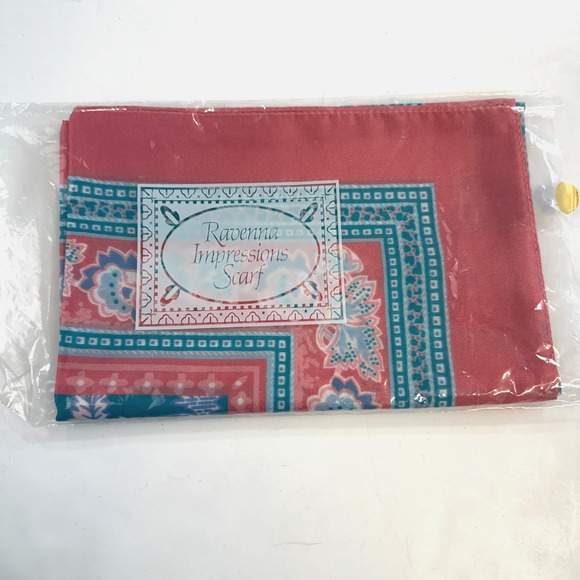 Lot of 4 Vintage Avon Scarfs Made in Italy Assortment Red Pink Blue Polyester - Picture 16 of 16